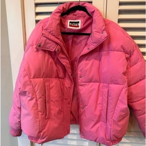 Hot Pink Levi’s short puffer